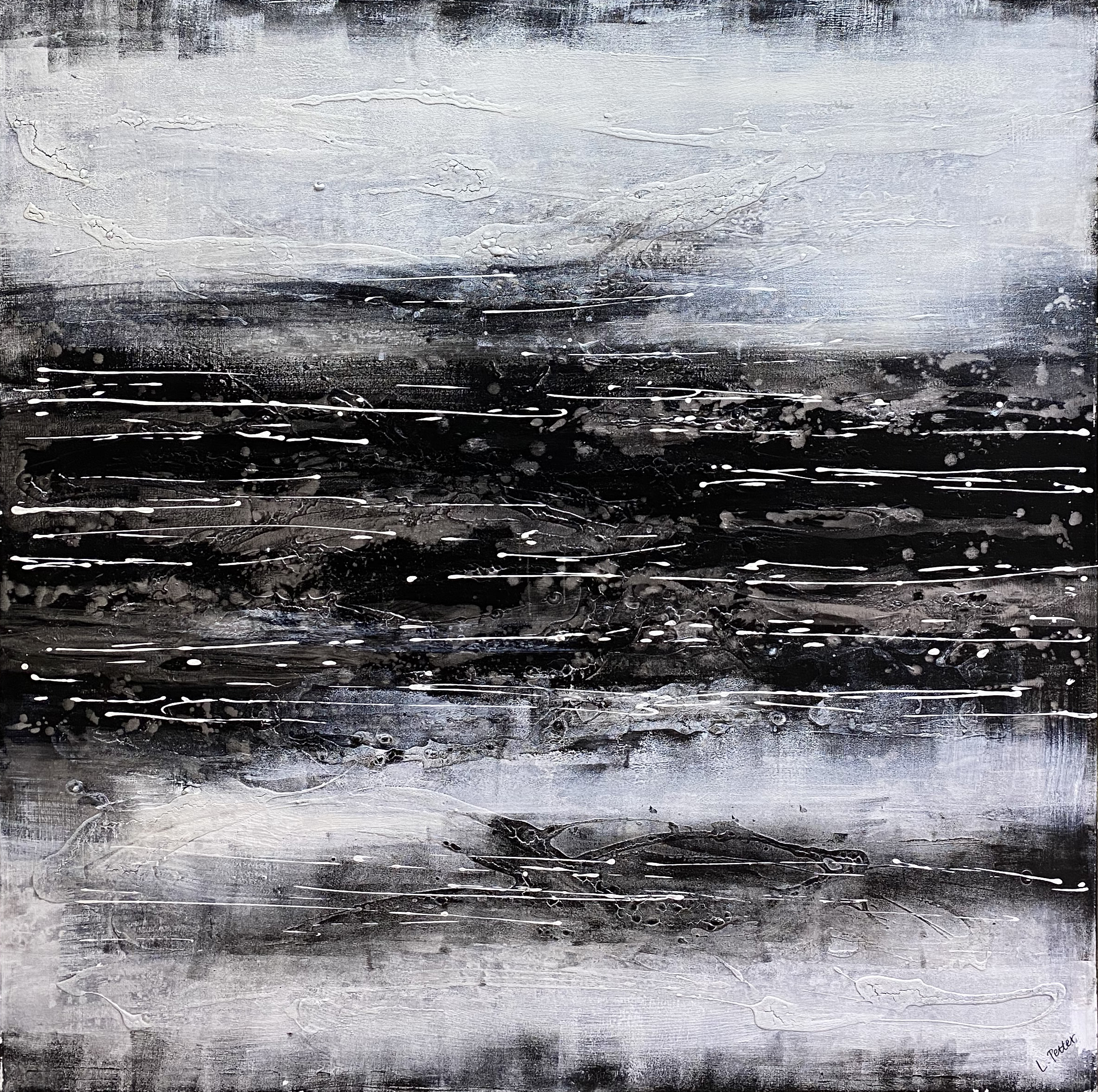 Layered Streaks on Monochrome Ground